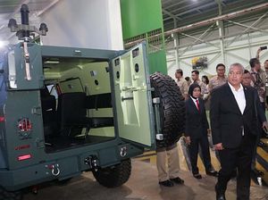 Wamen Pertahanan Filipina Kunjungi Fasilitas Industri Pertahanan RI