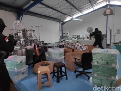Polisi: Bahan-Mesin 30 Ribu Masker Ilegal di Jakut Berasal dari China