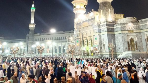 Potret Suasana Masjidil Haram Pasca Penangguhan Umrah