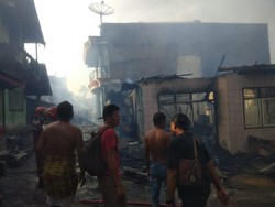 Kebakaran Hebat di Permukiman Eks Lokalisasi Jambi, 17 Rumah Terbakar