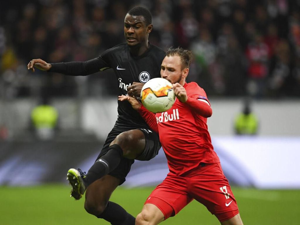 Liga Europa: Ada Badai, Duel Salzburg Vs Eintracht Frankfurt Ditunda Liga Europa: Ada Badai, Duel Salzburg Vs Eintracht Frankfurt Ditunda
