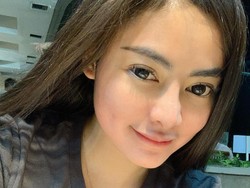 Vitalia Sesha Bebas, Senyum dan Ucap Hamdalah