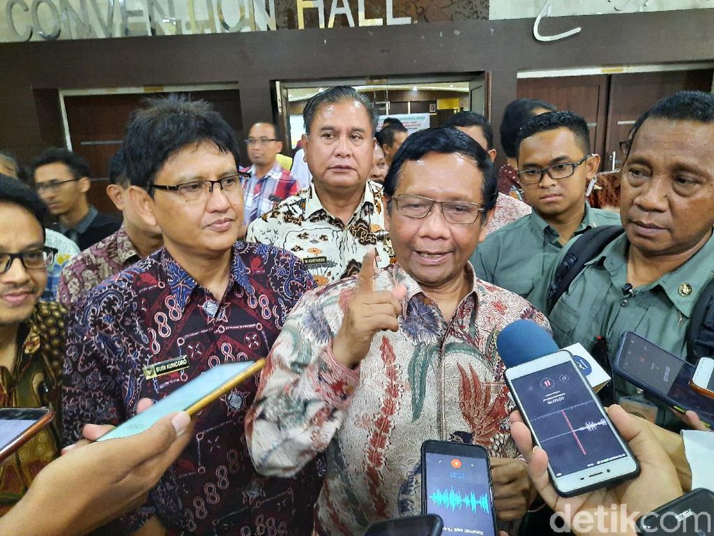 Mahfud: Lebih Dari 117 Napi Teroris se-Indonesia Dideradikalisasi Mahfud: Lebih Dari 117 Napi Teroris se-Indonesia Dideradikalisasi