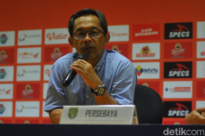 Pelatih Persebaya Aji Santoso usai menghadapi Persik Kediri, Sabtu (29/3/2020).