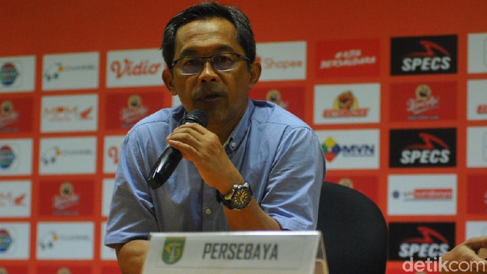 Pelatih Persebaya Aji Santoso usai menghadapi Persik Kediri, Sabtu (29/3/2020).