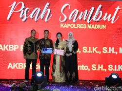 Parodi Kocak hingga Aksi Ada Band Warnai Pisah Sambut Kapolres Madiun