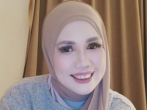 Demi Pekerjaan, Elly Sugigi Ngaku Pernah Pakai Susuk 4 Tahun Demi Pekerjaan, Elly Sugigi Ngaku Pernah Pakai Susuk 4 Tahun