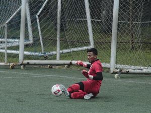 Jelang Pertandingan, Ini Ritual Khusus Kiper Persib Teja Paku Alam