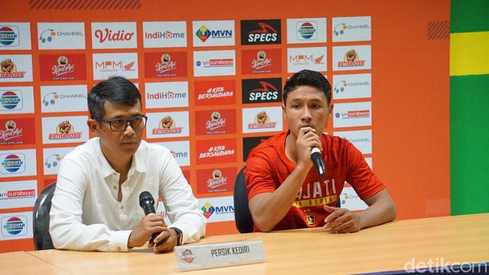 Pelatih Persik Kediri Joko Susilo usai lawan Persebaya, Sabtu (29/3).