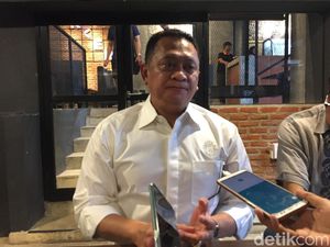 Warga Borong Sembako Khawatir Corona, Bamsoet: Santai Saja Warga Borong Sembako Khawatir Corona, Bamsoet: Santai Saja