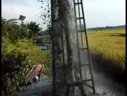 Semburan Lumpur di Grobogan Muncul Saat Pipa Paralon Dipasang