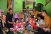 Viral, 6 Anak Yatim Piatu di Balikpapan Dapat Bantuan dari Jokowi Viral, 6 Anak Yatim Piatu di Balikpapan Dapat Bantuan dari Jokowi