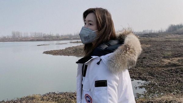 Terjebak di Wuhan Demi Pacar, Model Ini Dokumentasikan Hidupnya di Instagram