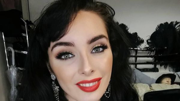 Foto: Ratu Kecantikan yang Gelarnya Dicopot Karena Ketahuan Foto Bugil