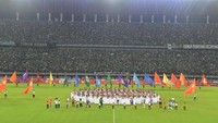 Upcara pembukaan digelar spektakuler langsung dari Gelora Bung Tomo.