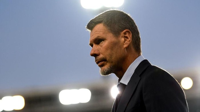 VERONA, ITALY - SEPTEMBER 15:  Zvonimir Boban of AC Milan  looks on during the Serie A match between Hellas Verona and AC Milan at Stadio Marcantonio Bentegodi on September 15, 2019 in Verona, Italy.  (Photo by Alessandro Sabattini/Getty Images)