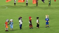 Sejumlah maskot dari kesebelasan peserta Liga-1 turut hadir dalam pembukaan.