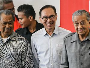 Malaysia Gelar Pemilu Hari Ini, Mahathir dan Anwar Ibrahim Kembali Bersaing Malaysia Gelar Pemilu Hari Ini, Mahathir dan Anwar Ibrahim Kembali Bersaing