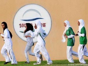 Arab Saudi Bentuk Liga Sepak Bola Perempuan, Reformasi atau Pencitraan? Arab Saudi Bentuk Liga Sepak Bola Perempuan, Reformasi atau Pencitraan?