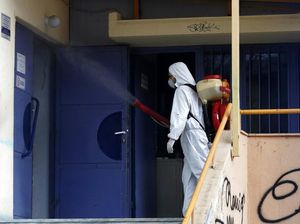 Saran Dokter Jika Kulit Terpapar Cairan Desinfektan Saran Dokter Jika Kulit Terpapar Cairan Desinfektan
