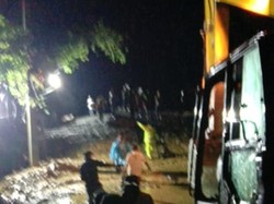 Jalur Alternatif ke Cianjur di Tanjungsari Bogor Tertutup Longsor