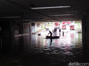 Banjir Underpass Kemayoran Diprediksi Surut Malam Ini Banjir Underpass Kemayoran Diprediksi Surut Malam Ini