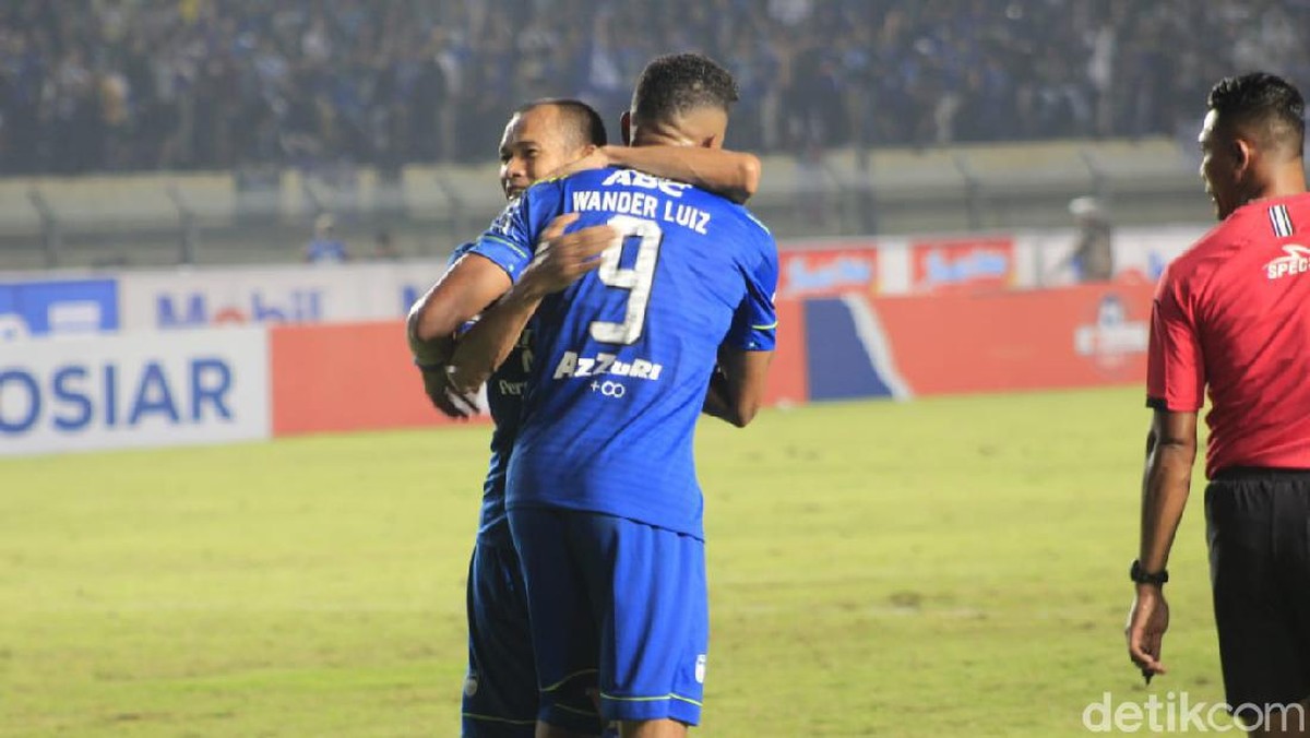 Wander Luiz jadi pahlawan Persib lewat dua golnya ke gawang Persela Lamongan (Yudha Maulana/detikSport)