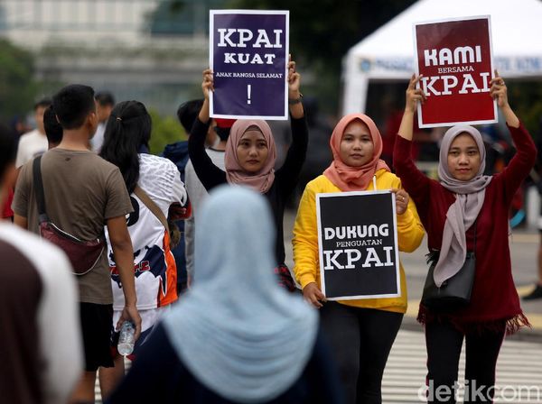 Aksi Dukungan untuk KPAI Warnai Car Free Day Jakarta