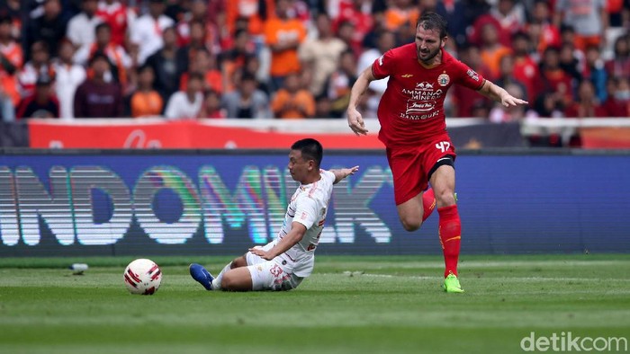 Marco Motta Saat beraksi di pertandingan Persija Jakarta vs Borneo FC di SUGBK Jakarta, Minggu (1/3/2020).