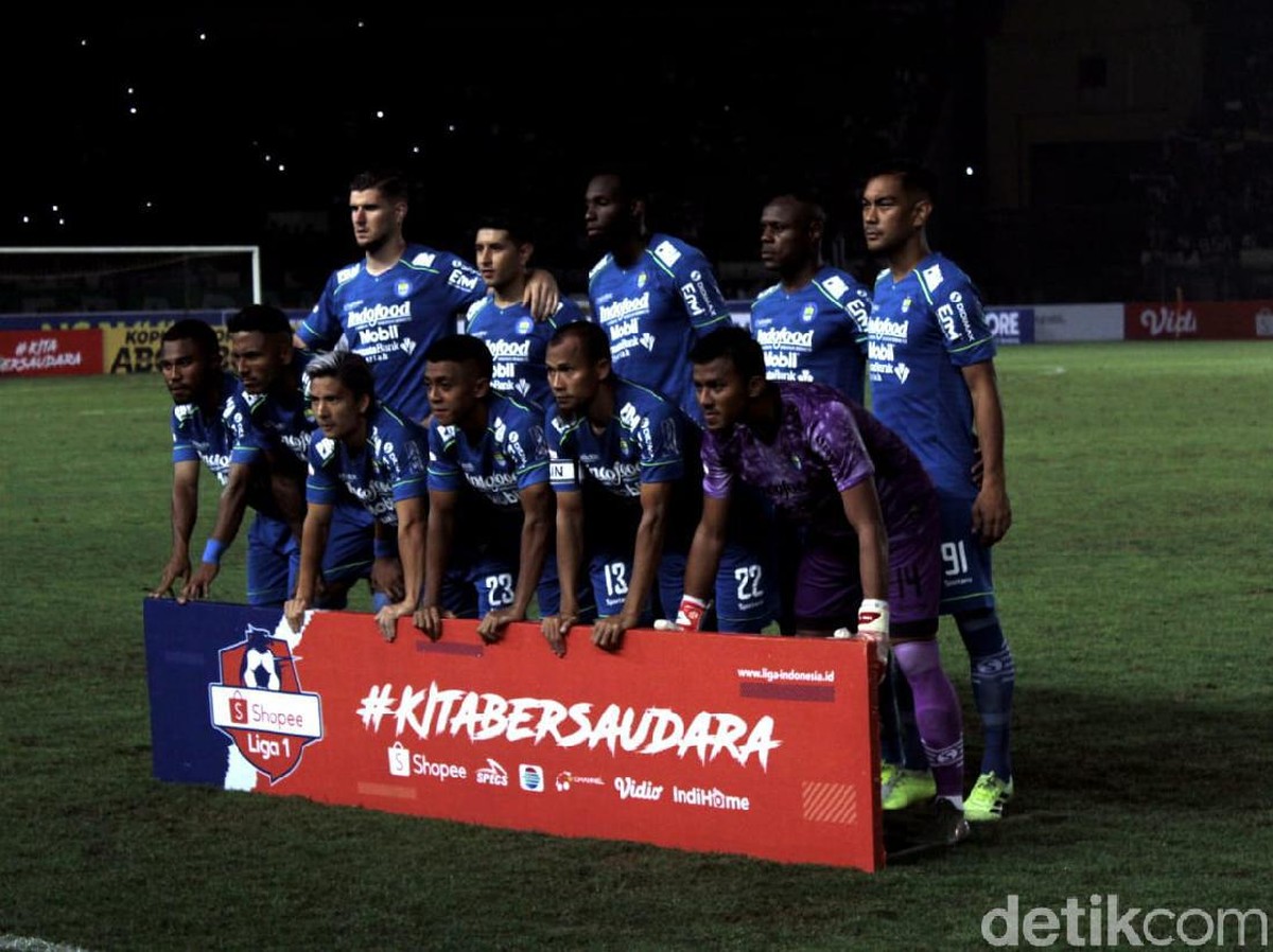 Pemain Persib Bandung mendapat sosialisasi pencegahan virus corona. (Foto: detikcom/Yudha Maulana)