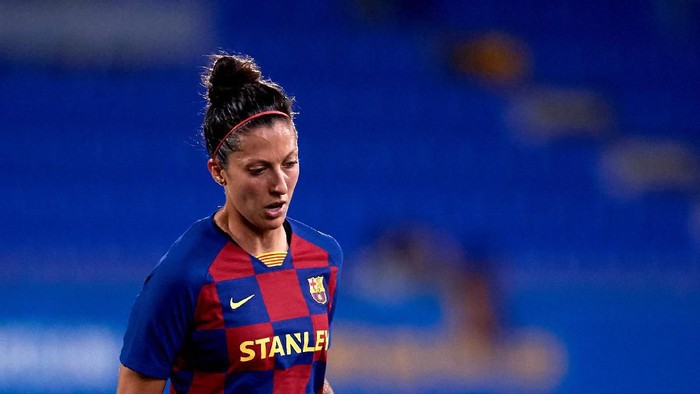 BARCELONA, SPAIN - OCTOBER 17: Jenni Hermoso of FC Barcelona plays the ball during the UEFA Womens Champions League Round of 16 1st Leg match between FC Barcelona and FC Minsk at Estadi Johan Cruyff on October 17, 2019 in Barcelona, Spain. (Photo by Alex Caparros/Getty Images)