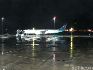 Disambut Gerimis, 69 WNI ABK Diamond Princess Tiba di Bandara Kertajati