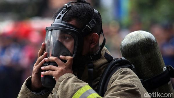 Safety First! Begini Standar Keselamatan Petugas Damkar