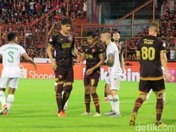Adu Tajam Striker Asal Brasil saat PSS Vs PSM Makassar di Liga 1