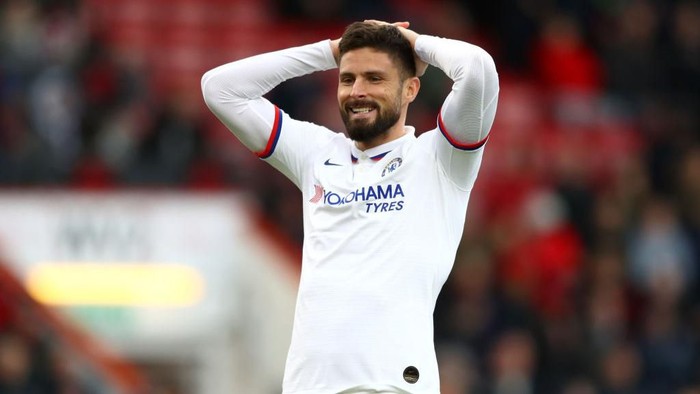 BOURNEMOUTH, ENGLAND - FEBRUARY 29: Olivier Giroud of Chelsea reacts  during the Premier League match between AFC Bournemouth and Chelsea FC at Vitality Stadium on February 29, 2020 in Bournemouth, United Kingdom. (Photo by Michael Steele/Getty Images)