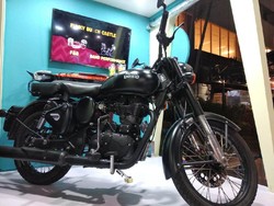 Royal Enfield Classic 500 Mejeng di BNI Java Jazz Festival
