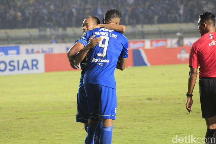 Persib Bandung Vs Persela Lamongan