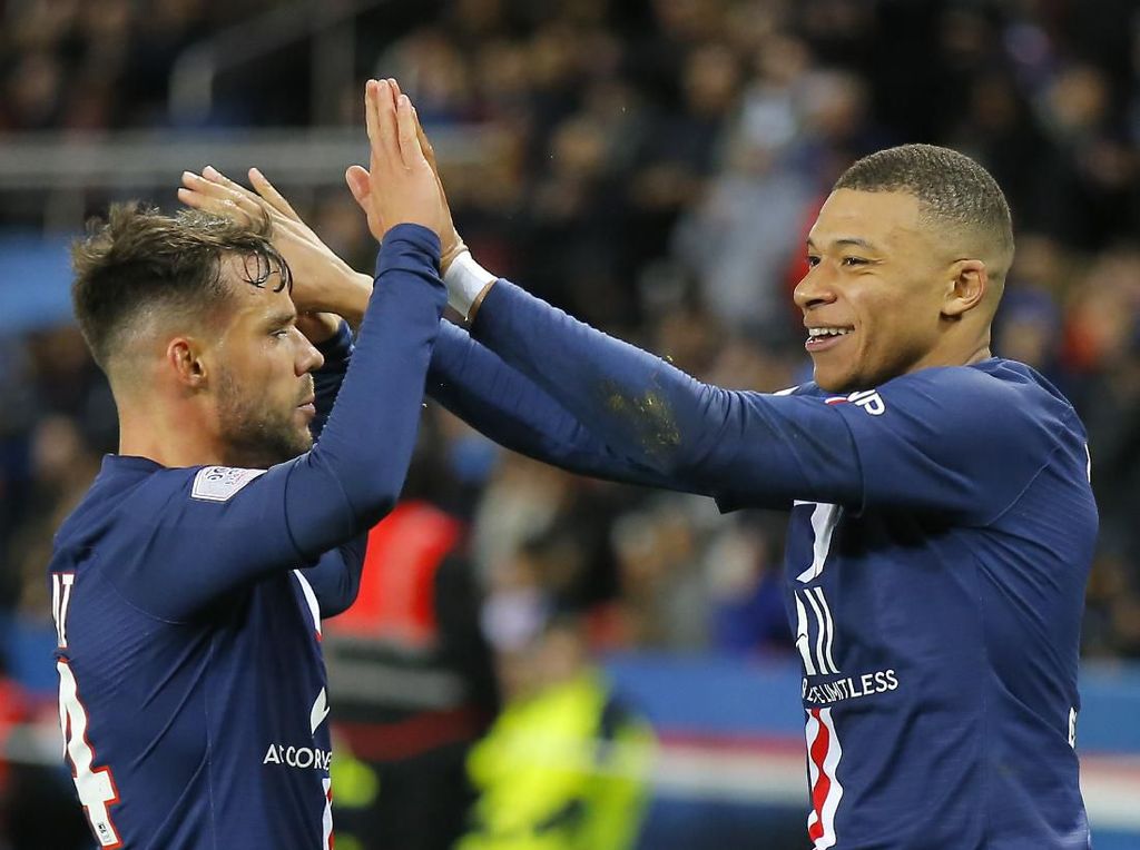 Situasi Sulit PSG: Tanpa Penonton, Virus Corona, dan Mbappe Sakit Situasi Sulit PSG: Tanpa Penonton, Virus Corona, dan Mbappe Sakit