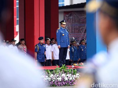 bagaimana caramu menghargai petugas pemadam kebakaran