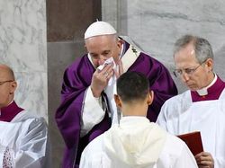 Paus Fransiskus Dilaporkan Sakit Ringan, Sejumlah Jadwal Dibatalkan