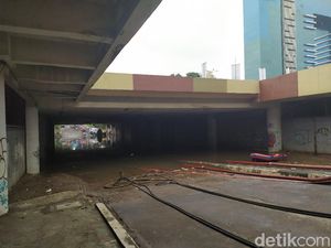 Ketinggian Air Banjir Underpas Kemayoran Pagi Ini 50 cm Ketinggian Air Banjir Underpas Kemayoran Pagi Ini 50 cm