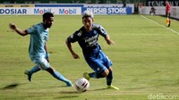 Babak kedua, Maung Bandung tak menyurutkan serangan, malah menambah dua gol lewat brace Wander Luiz.