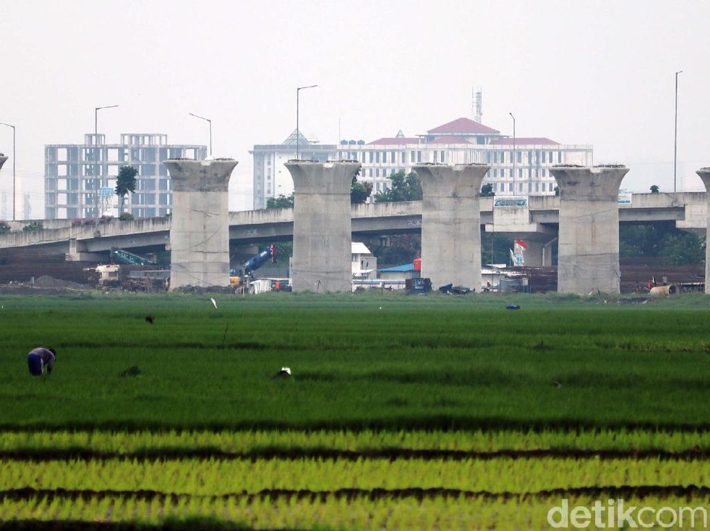 Jalan Terus, Kereta Cepat Jakarta-Bandung Berpotensi Bablas Surabaya Jalan Terus, Kereta Cepat Jakarta-Bandung Berpotensi Bablas Surabaya