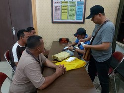 OTT Kadis Perumahan Labuhanbatu Sumut, Polisi Amankan Cek Rp 1,4 Miliar