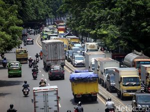 Ada Perbaikan Jalan, Kawasan Daan Mogot Macet