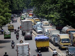 Jalan Daan Mogot Jakbar Sempat Macet Panjang Saat PPKM Darurat