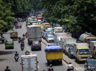 Ada Perbaikan Jalan, Kawasan Daan Mogot Macet