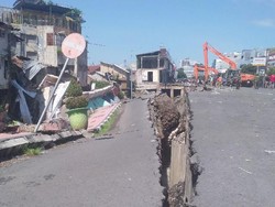 8 Ruko di Jember Ambruk, Tak Ada Korban Jiwa
