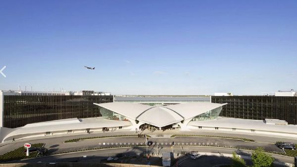 Nggak Nyangka, Bandara yang Terbengkalai Bisa Jadi Hotel Semewah Ini