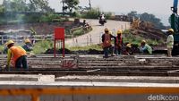 Di Tegalluar, Proyek Kereta Cepat Jakarta-Bandung Masih Berjalan